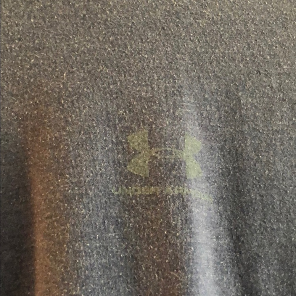 Short sleeved Under Armor work tee - Picture 2 of 3